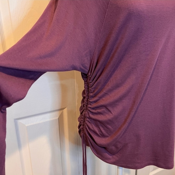 EUC Amber Sun Long Sleeve Shirt Top with Ruching on the Side - size XL - Picture 4 of 7